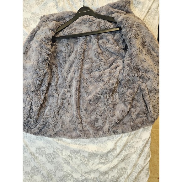 The North Face Women's Pink Jacket Reversable - XL/TG(18) (New, No Tags) - Picture 5 of 8